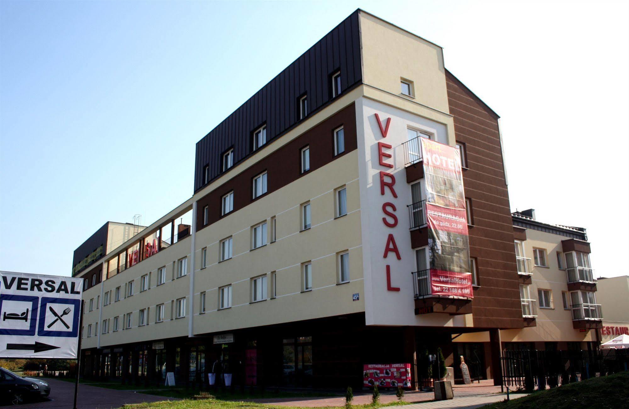 Versal Airport Modlin Nowy Dwór Mazowiecki Exterior foto